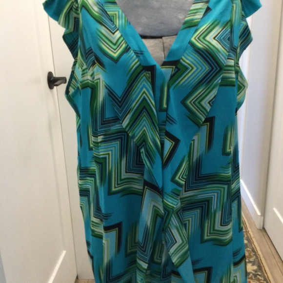 NWOT Beautiful Turquoise Top - Picture 7 of 10